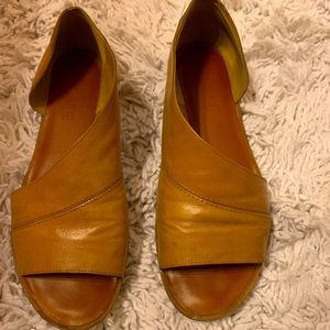 State brand leather sandals size 9